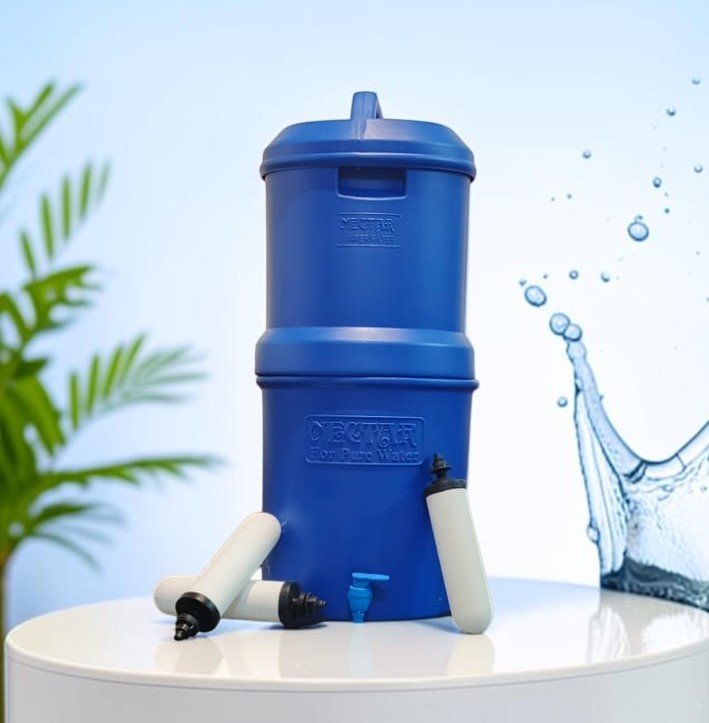 Portable Gravity Water Filter with three Ceramic Candles